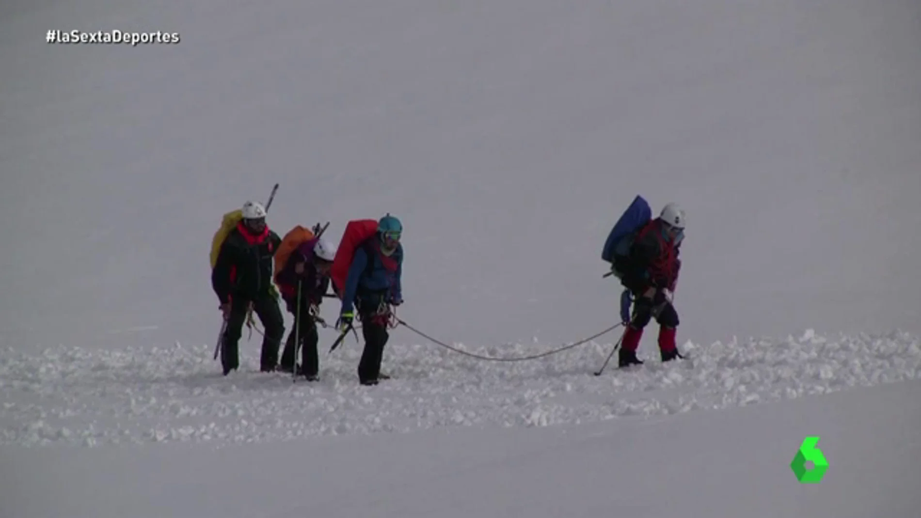 Frame 46.789355 de: cinco alpinistas ciegos   