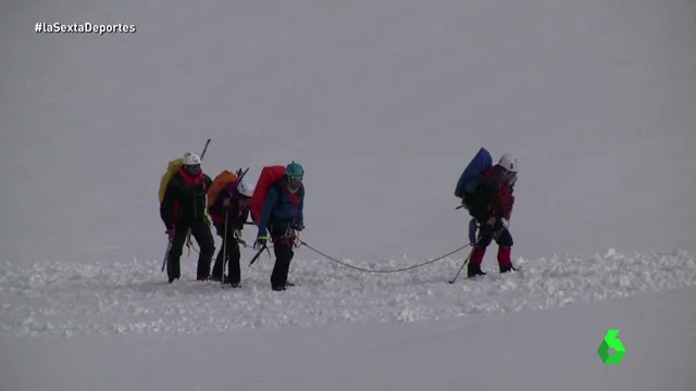 Frame 46.789355 de: cinco alpinistas ciegos 