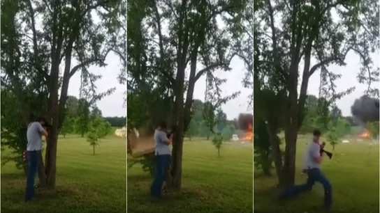 El peligroso experimento de disparar a una nevera llena de explosivos El peligroso experimento de disparar a una nevera llena de explosivos