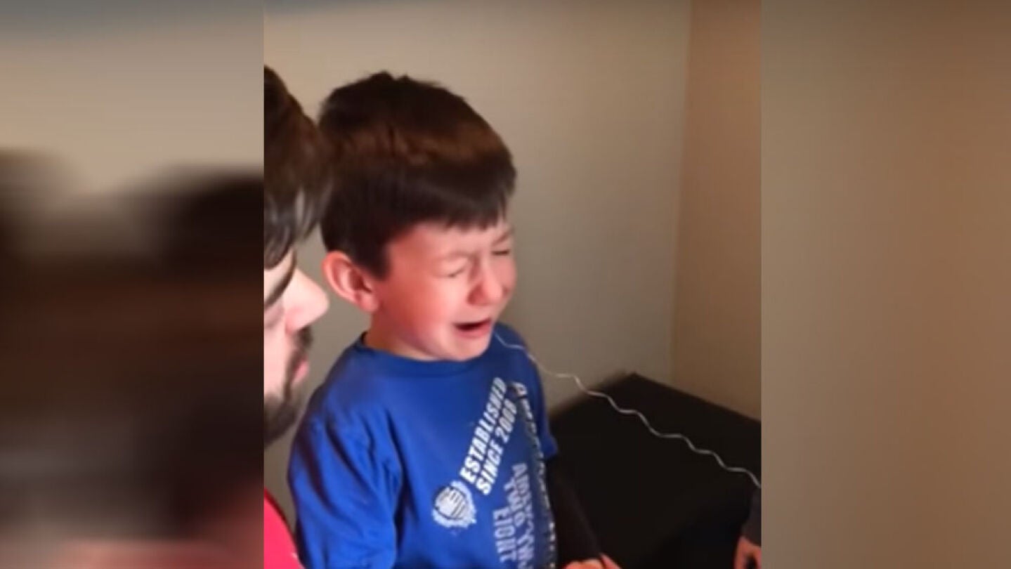 As&iacute; arrancan un diente a un ni&ntilde;o