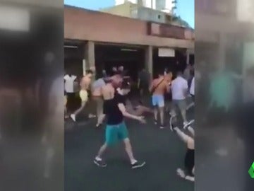 Pelea multitudinaria en Magaluf entre turistas ingleses y escoceses Pelea multitudinaria en Magaluf entre turistas ingleses y escoceses