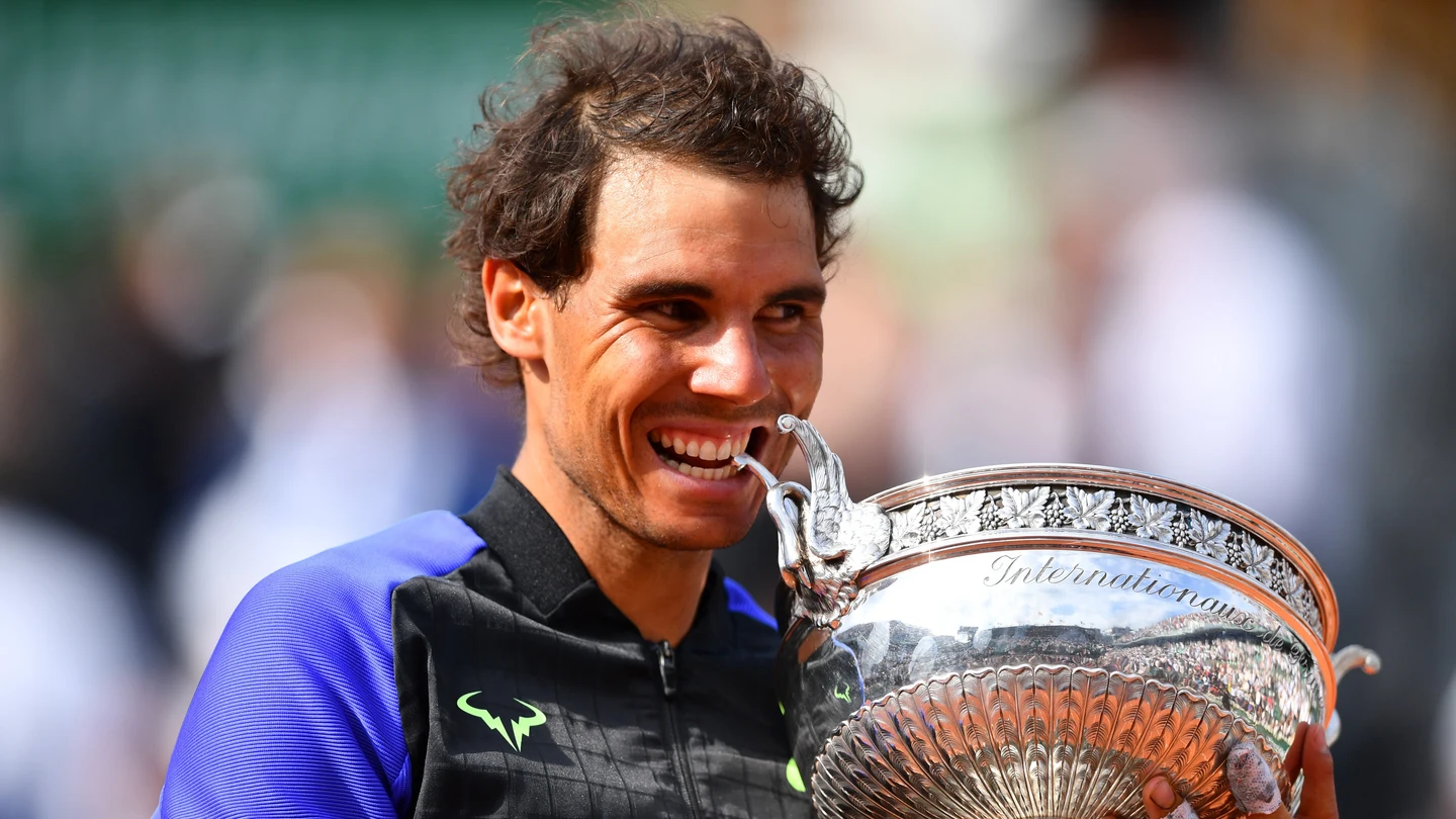 Nadal muerde su décimo Roland Garros Nadal muerde su décimo Roland Garros