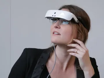 Un ciego vuelve a ver en el día de su boda gracias a unas gafas inteligentes Un ciego vuelve a ver en el día de su boda gracias a unas gafas inteligentes