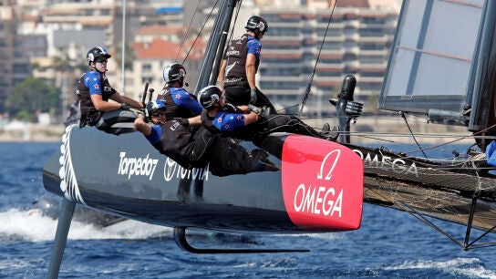 Los tripulantes del Emirates Team New Zealand