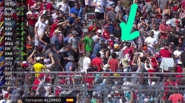 Fernando Alonso, en la grada con los espectadores