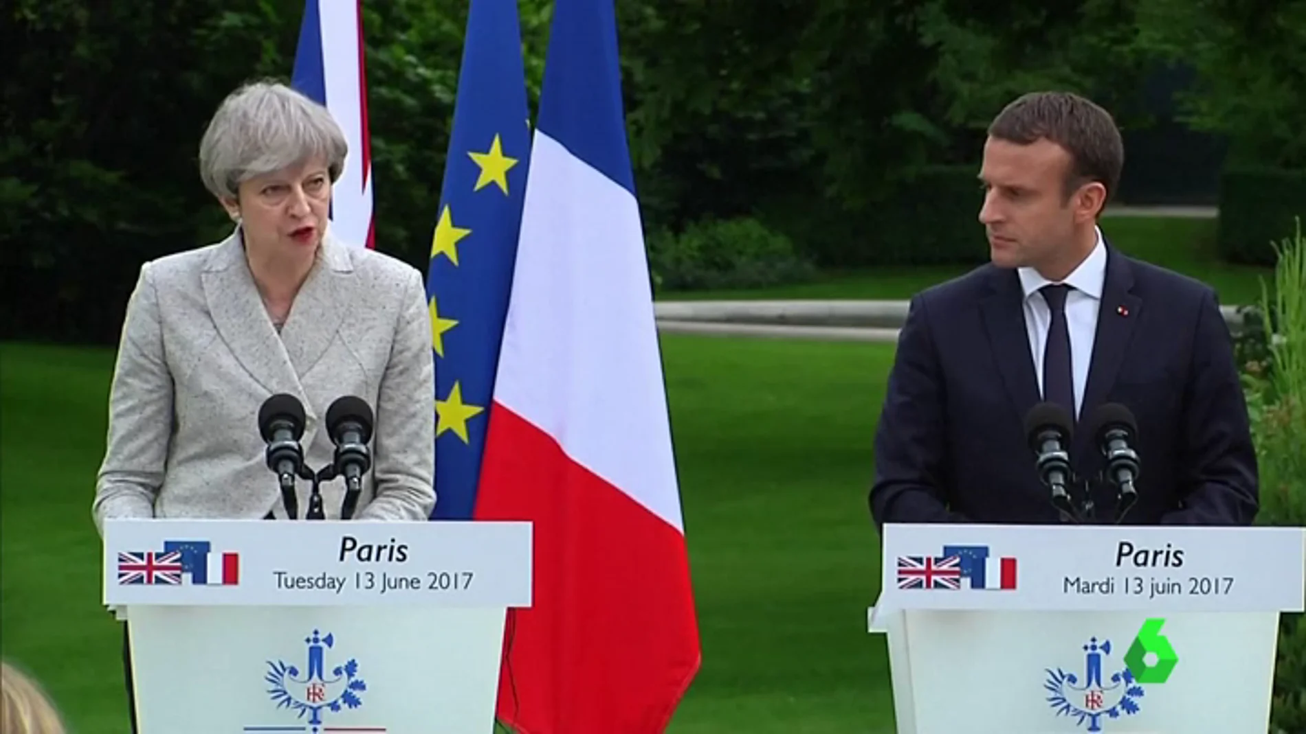 Theresa May con Emmanuel Macron