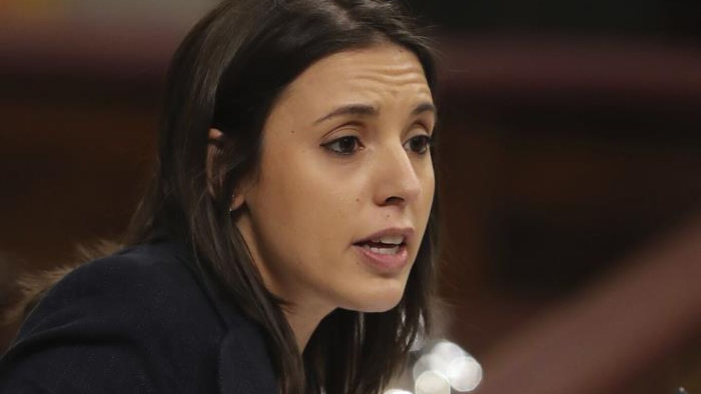 Irene Montero, portavoz de Unidos Podemos, durante la moci&oacute;n de censura contra Mariano Rajoy