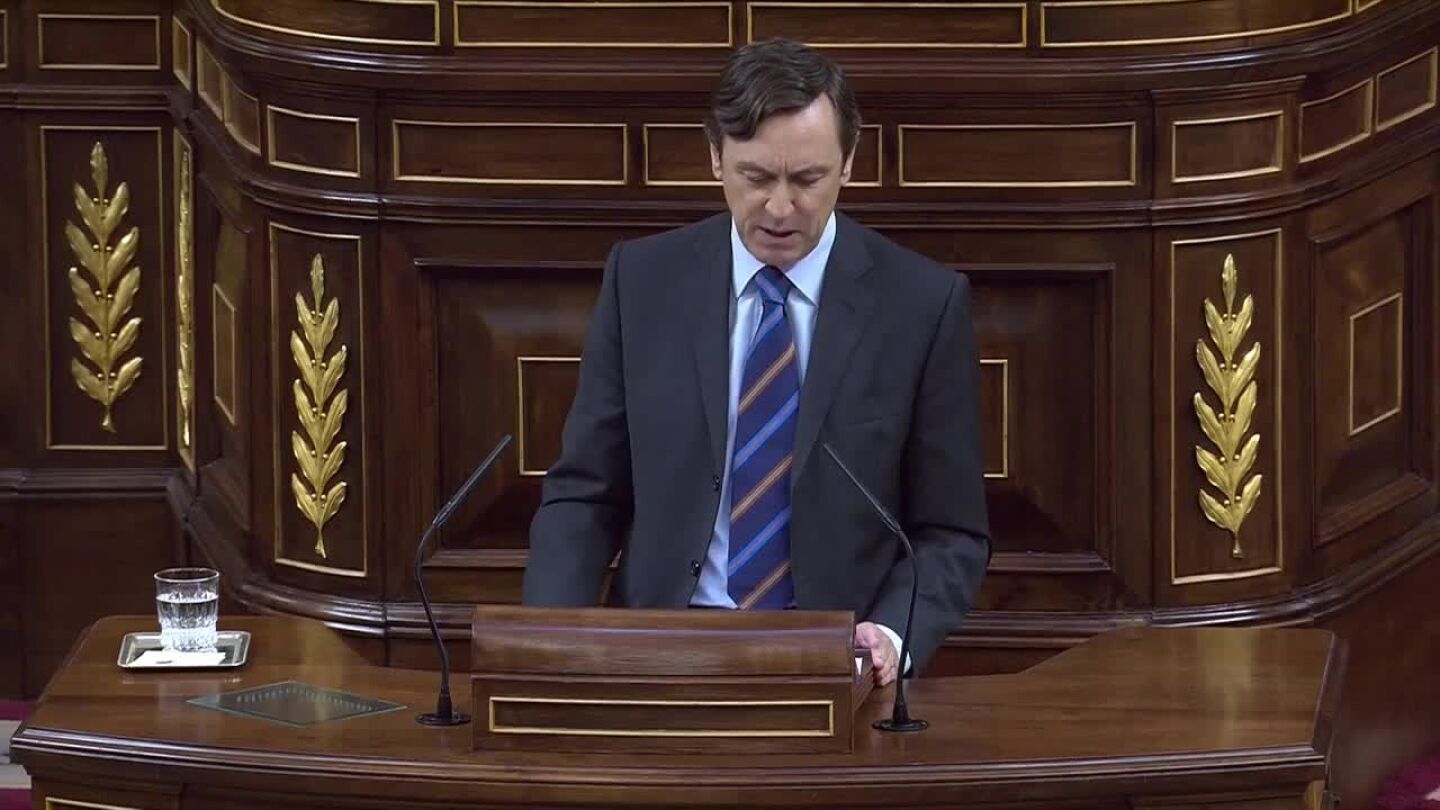 Rafael Hernando durante su intervenci&oacute;n en el debate sobre la moci&oacute;n de censura contra Mariano Rajoy