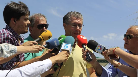 Granados hablando con los medios Granados hablando con los medios