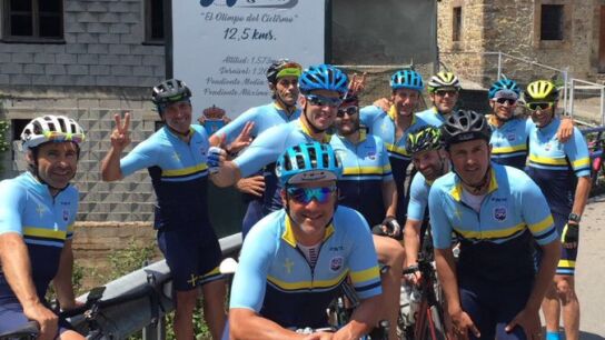 El grupo con el que Luis Enrique subi&oacute; el Angliru