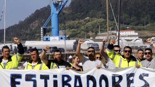 La huelga de estibadores vuelve a paralizar los puertos españoles La huelga de estibadores vuelve a paralizar los puertos españoles