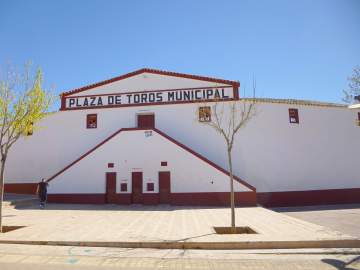 Plaza de toros de Valdepeñas Plaza de toros de Valdepeñas