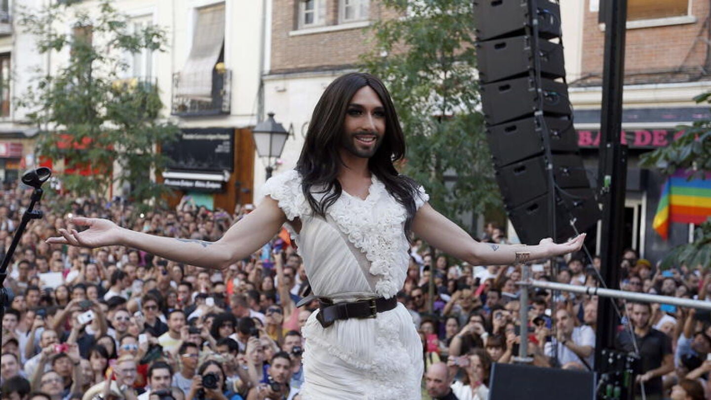 Conchita Wurst en la Plaza Pedro Zerolo