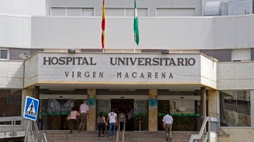 Acceso principal del Hospital Universitario Virgen Macarena de Sevilla
