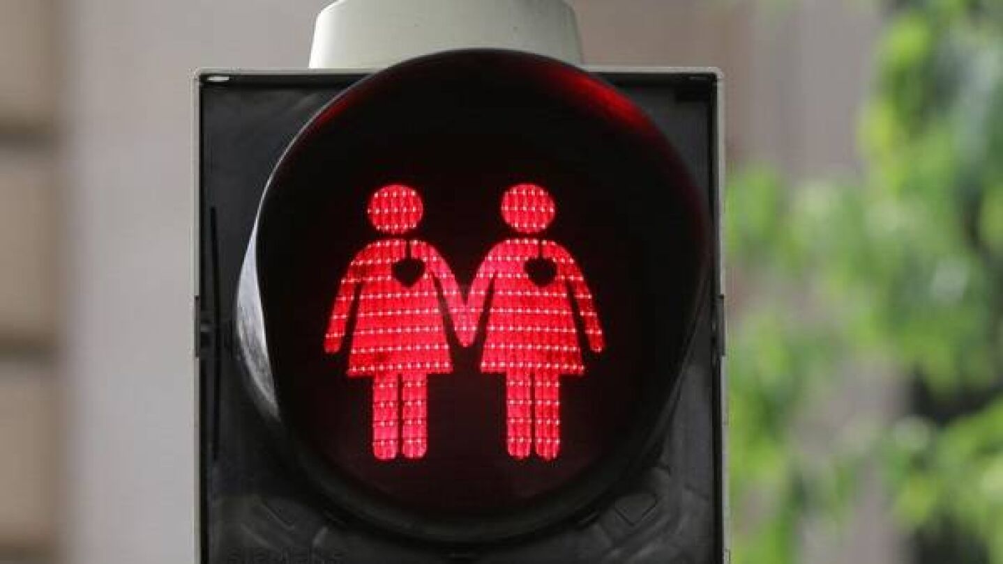 Sem&aacute;foros 'gay friendly' en Madrid