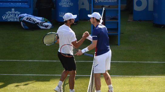 Jordan Thompson y Andy Murray se saludan tras el partido Jordan Thompson y Andy Murray se saludan tras el partido