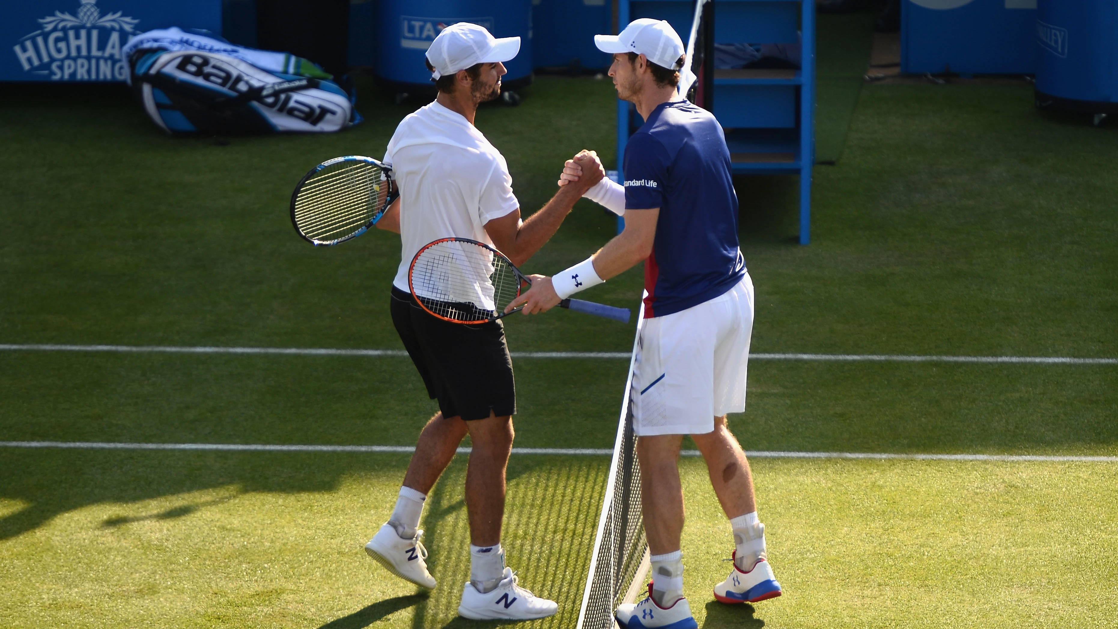 Jordan Thompson y Andy Murray se saludan tras el partido Jordan Thompson y Andy Murray se saludan tras el partido