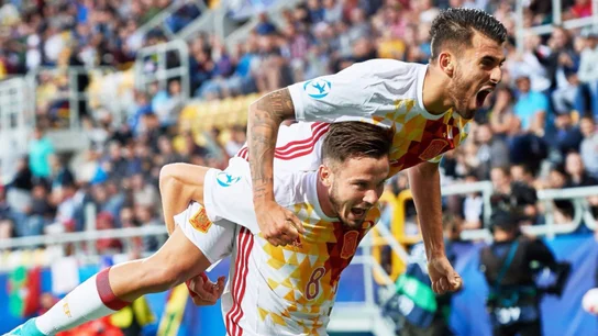Dani Ceballos celebra el gol con Saúl Ñíguez. Dani Ceballos celebra el gol con Saúl Ñíguez.