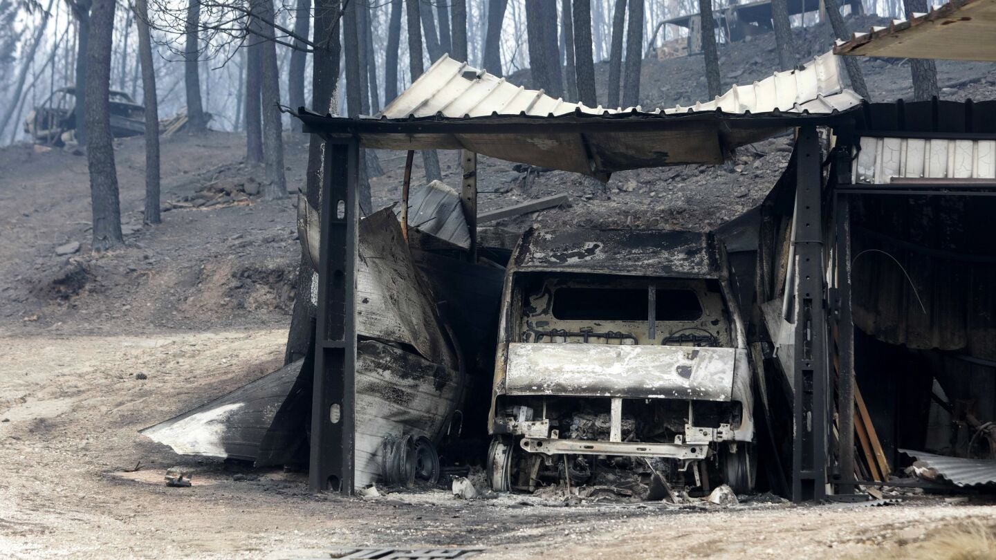 El fuego arrasa los pueblos en Portugal