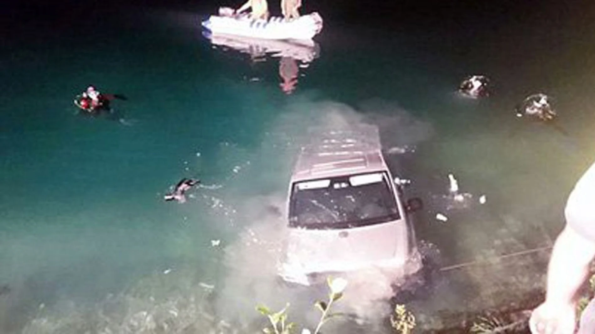 Una pareja muere ahogada después de que su coche cayera a un lago mientras mantenían relaciones sexuales