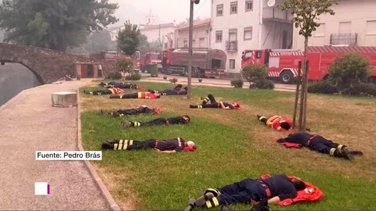 La imagen viral de los bomberos de Portugal La imagen viral de los bomberos de Portugal