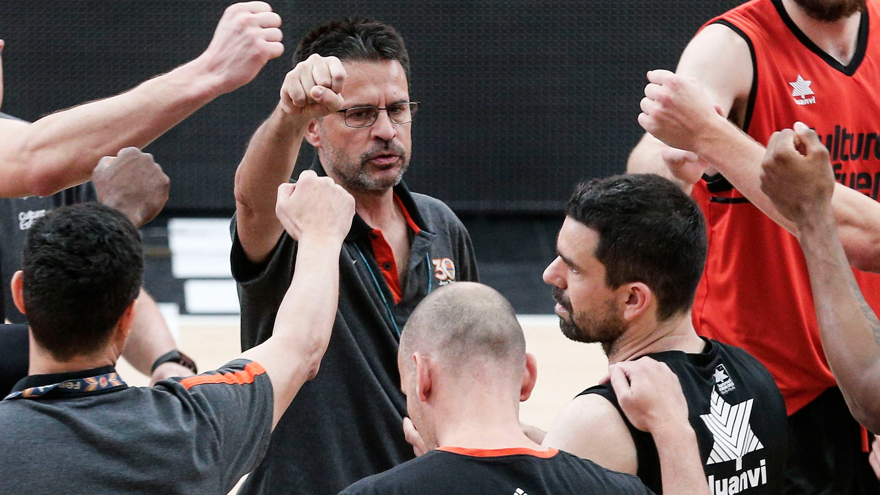 Pedro Martínez, en un entrenamiento de Valencia Basket