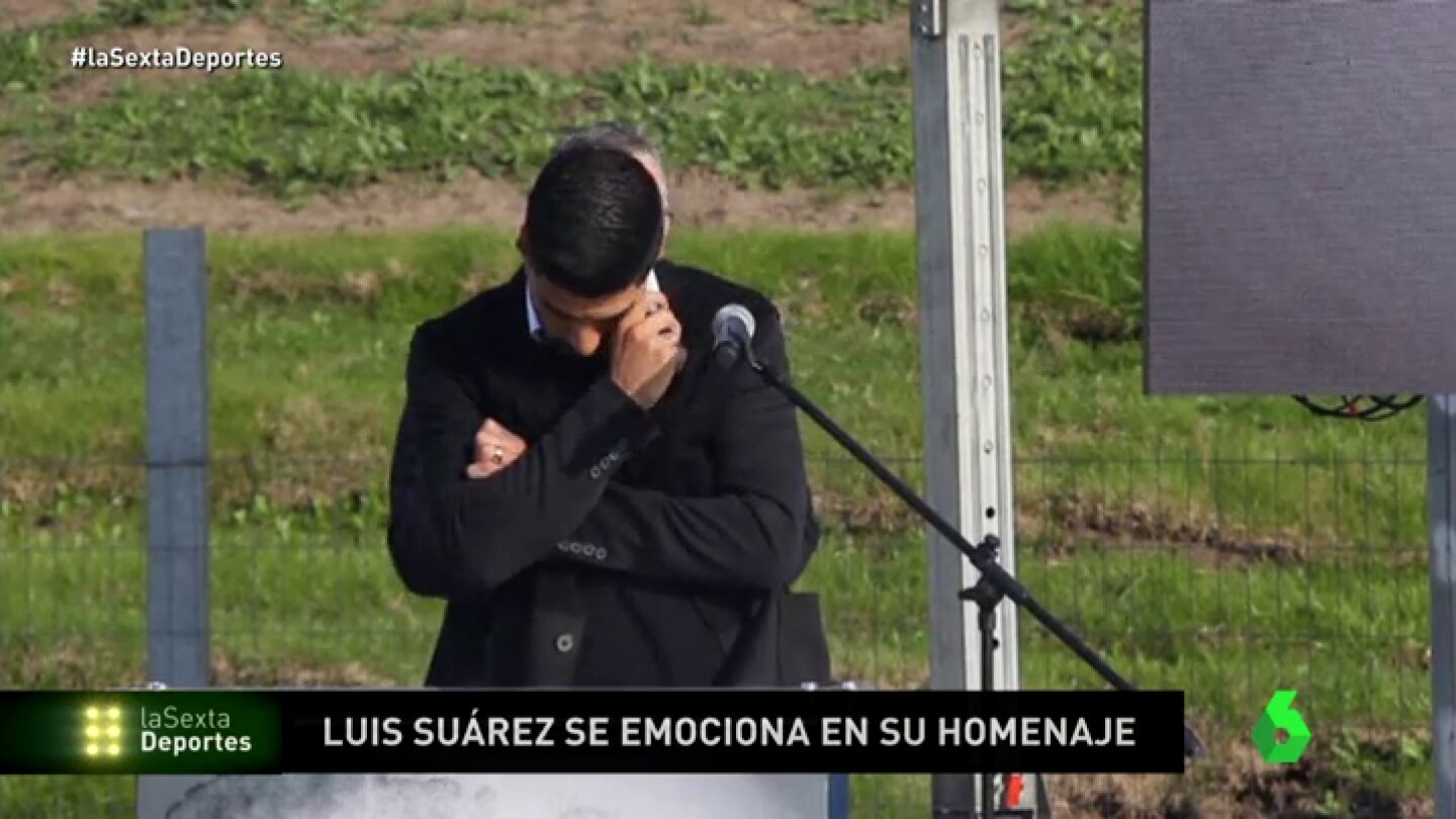 Luis Su&aacute;rez, emocionado en su homenaje
