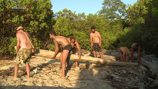 Los aventureros construyen barcas Los aventureros construyen barcas