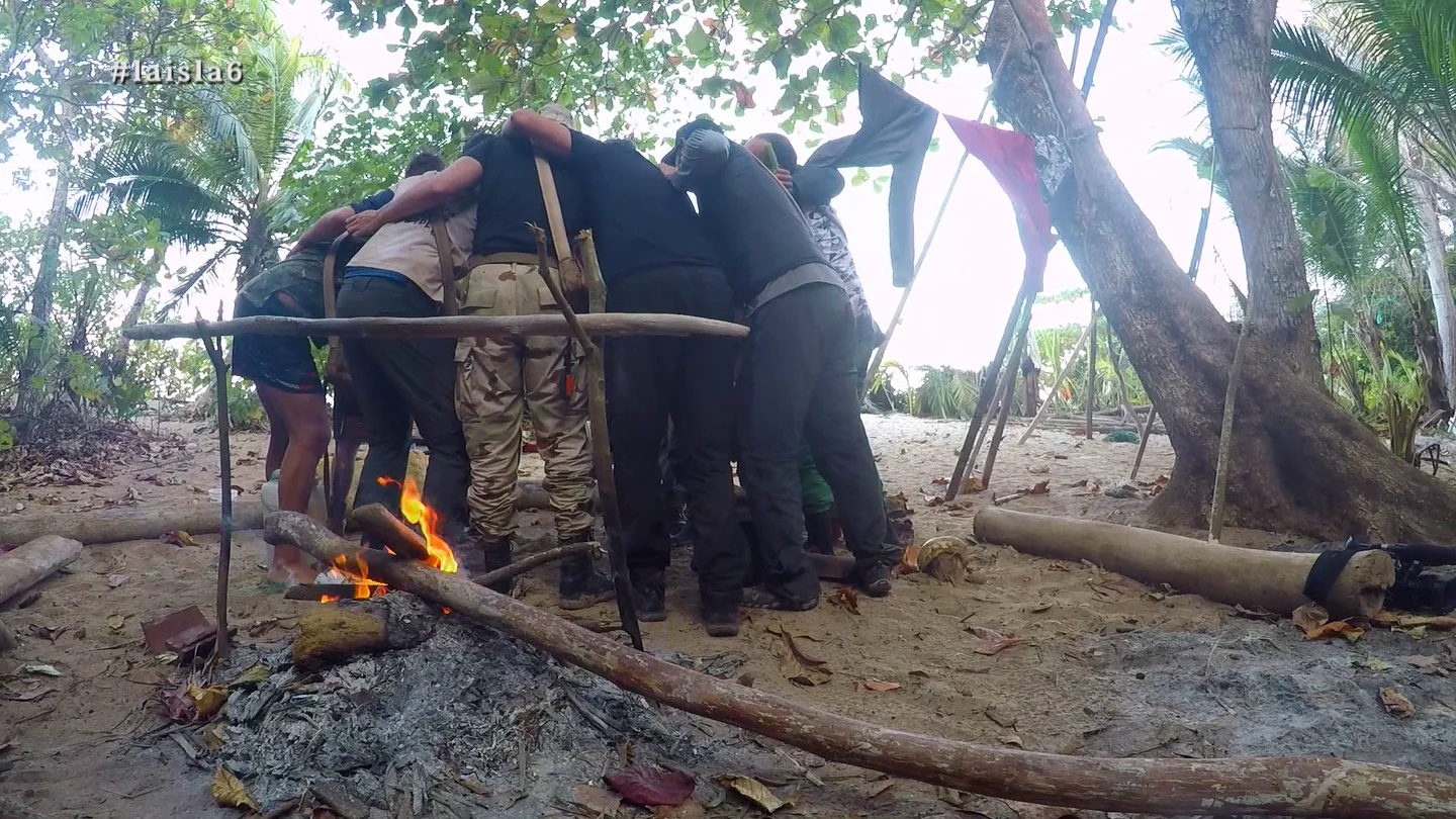 El abrazo de los aventureros El abrazo de los aventureros