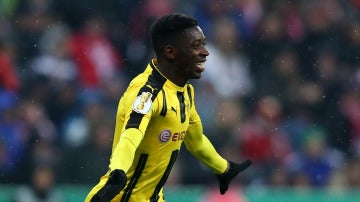 Dembelé celebra un gol con el Dortmund