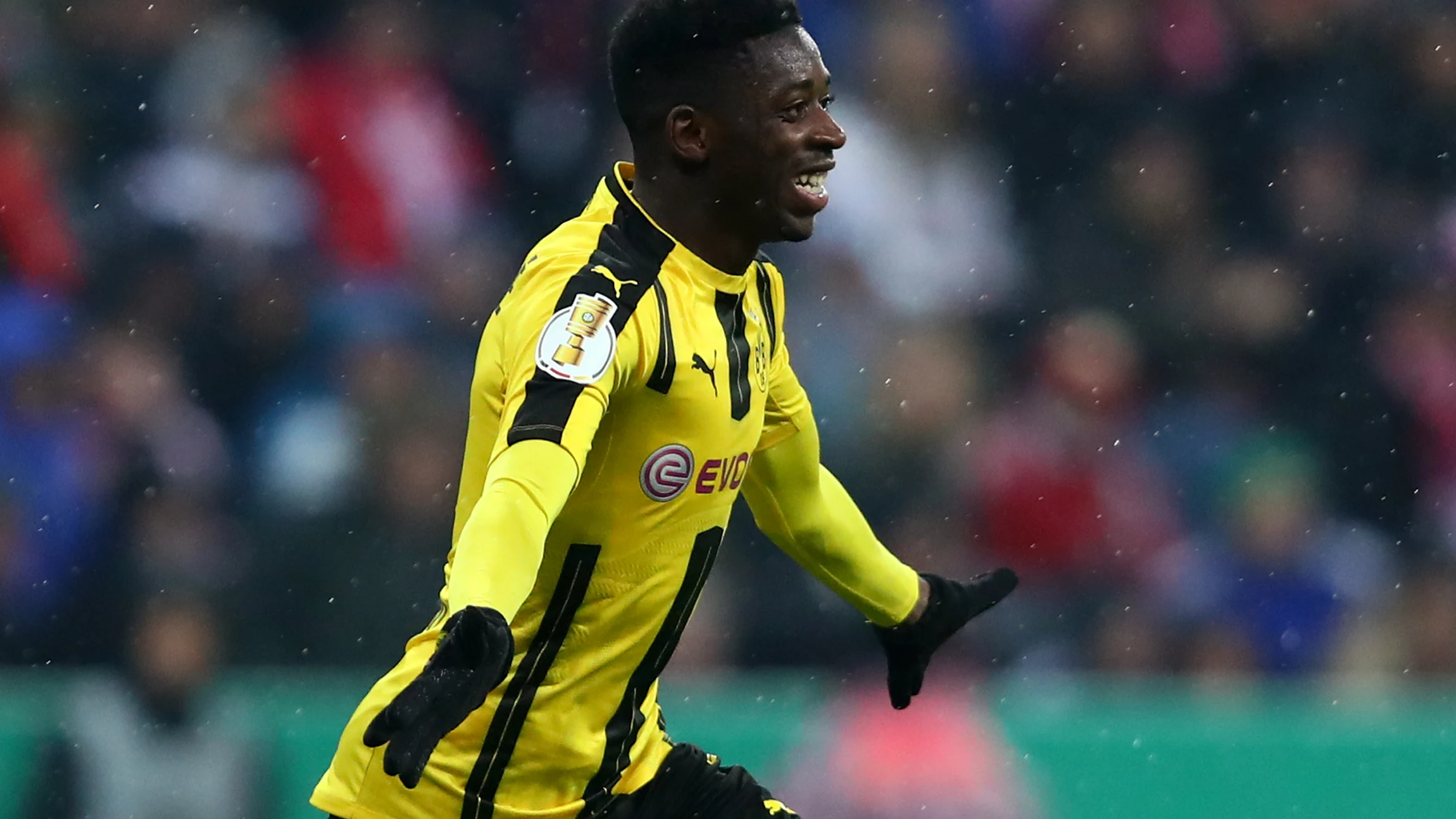 Dembelé celebra un gol con el Dortmund