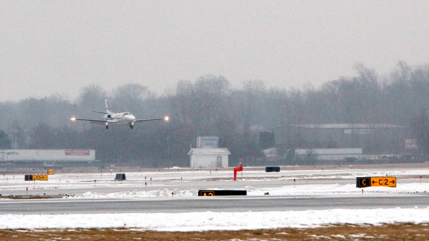 Aeropuerto Bishop International de Flint (Michigan, EEUU) Aeropuerto Bishop International de Flint (Michigan, EEUU)