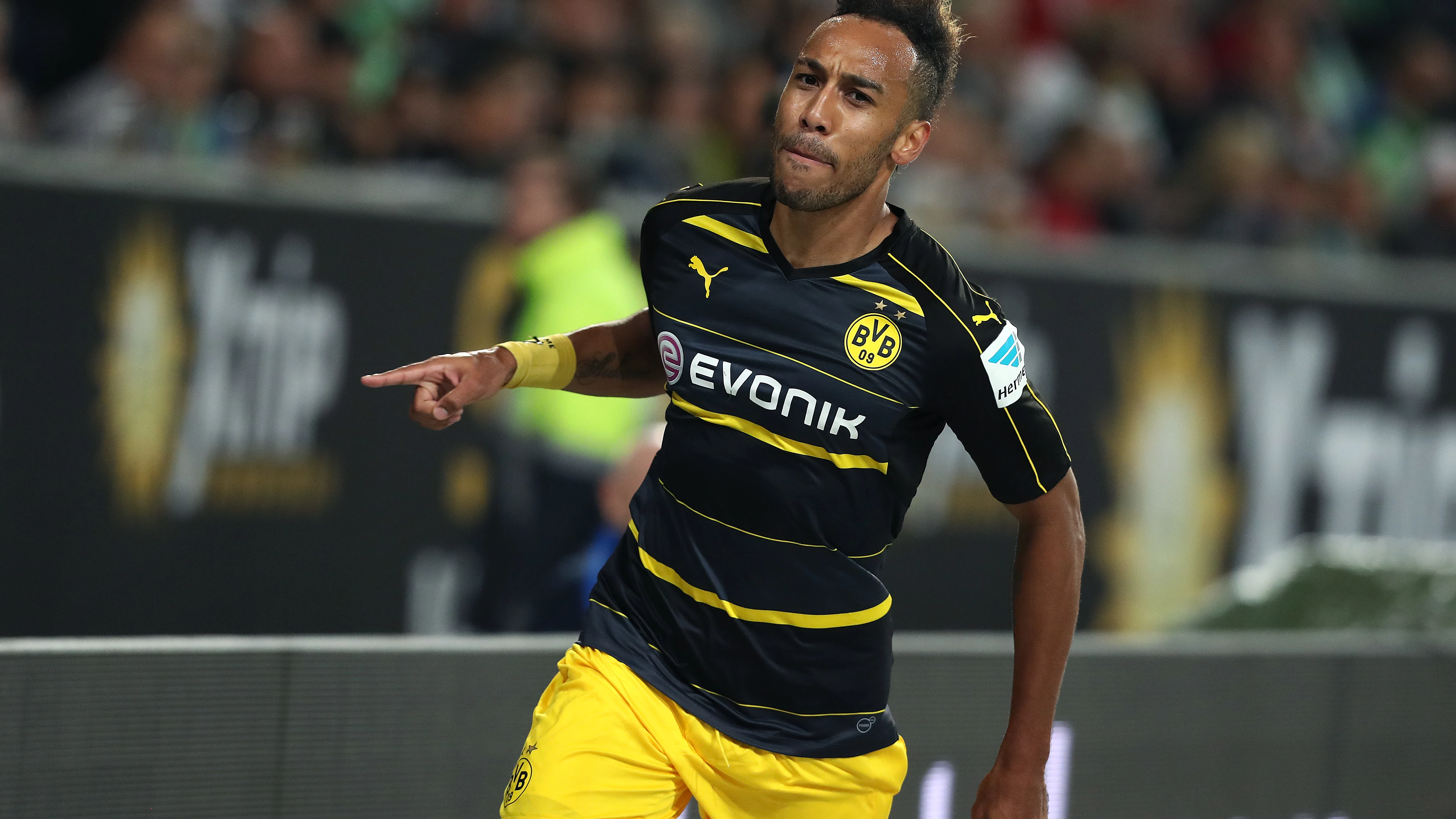 Aubameyang celebra un gol con el Borussia Dortmund