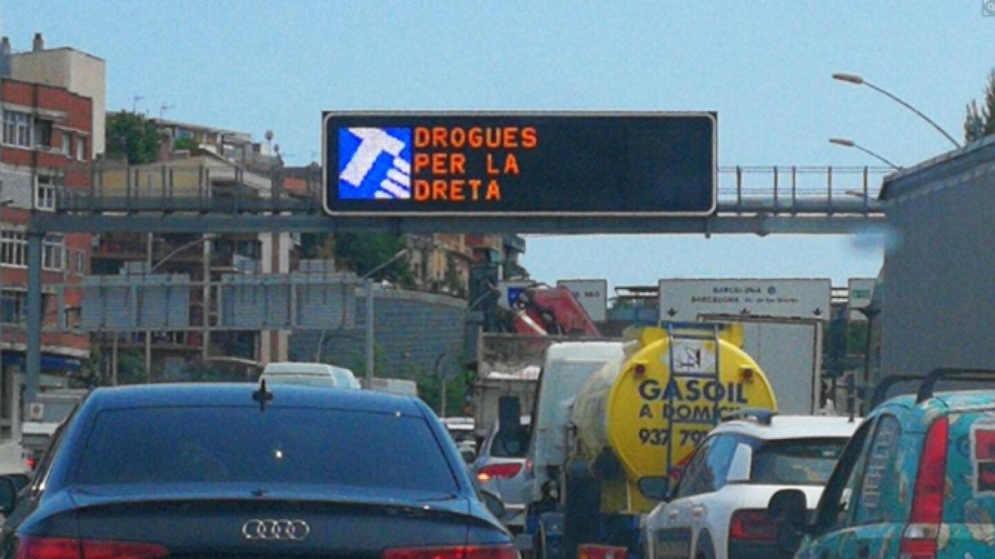 Panel de tr&aacute;fico en Barcelona