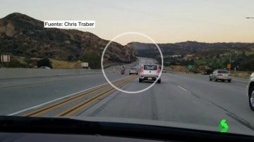 La policía californiana busca al motorista que originó un accidente en cadena