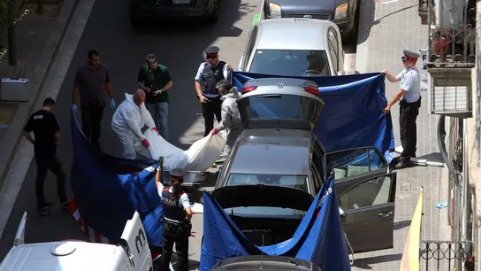 Encuentran un cadáver en el maletero de un coche aparcado en Barcelona Encuentran un cadáver en el maletero de un coche aparcado en Barcelona