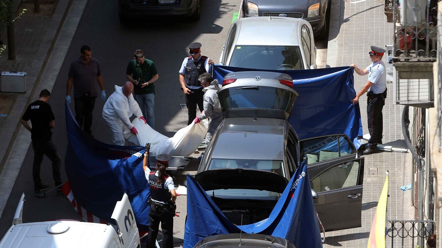 Encuentran un cad&aacute;ver en el maletero de un coche aparcado en Barcelona 