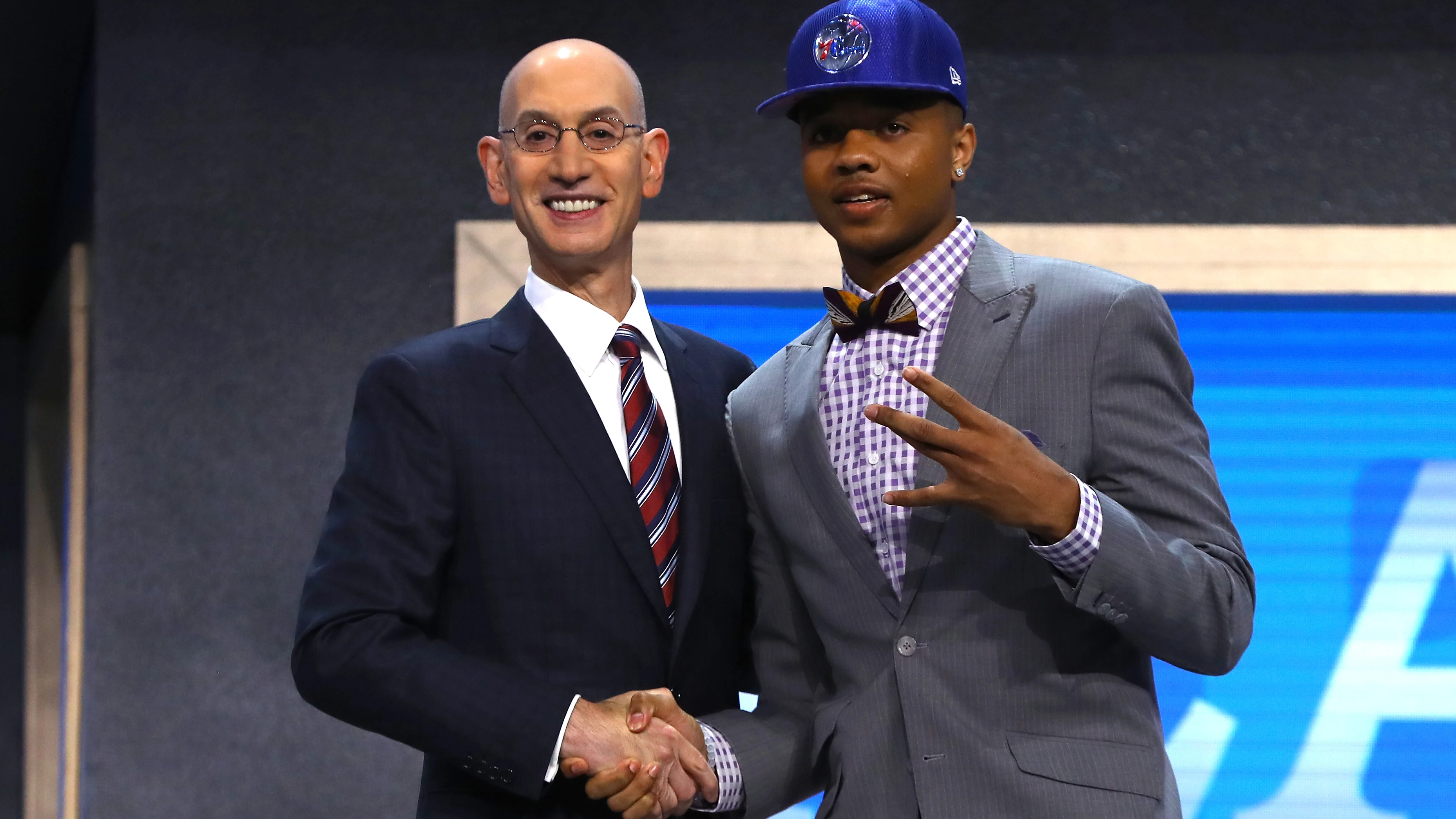 Markelle Fultz, tras ser elegido en el nº 1 del draft por los Sixers Markelle Fultz, tras ser elegido en el nº 1 del draft por los Sixers
