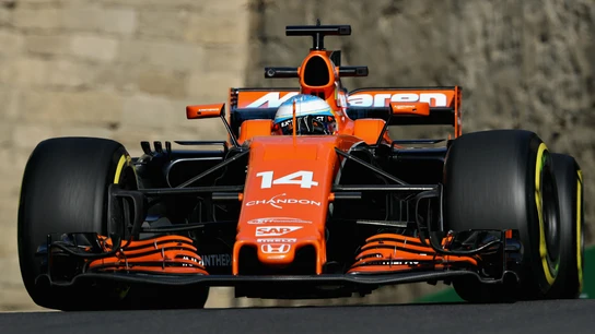 Fernando Alonso, en su coche Fernando Alonso, en su coche