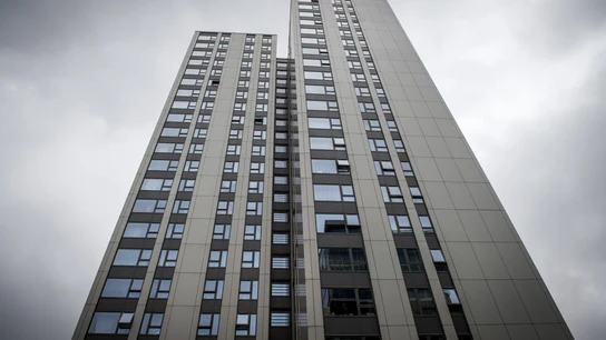Una de las torres de apartamentos en Londres evacuadas por no cumplir las medidas contra indencios Una de las torres de apartamentos en Londres evacuadas por no cumplir las medidas contra indencios