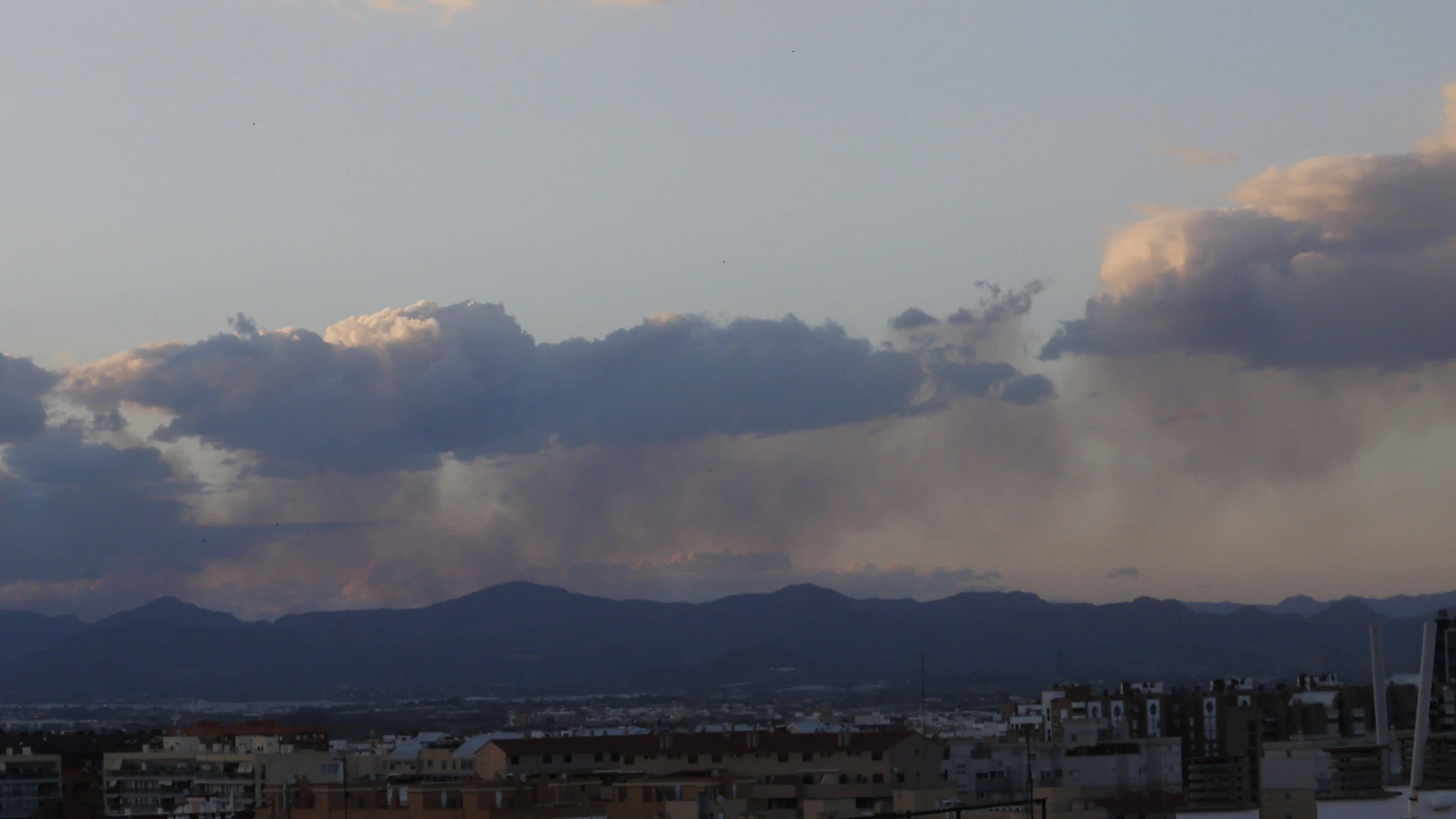 Incendio forestal en el término de Gátova, en el paraje natural de la Sierra Calderona