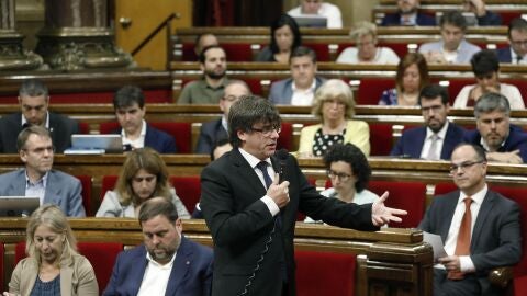 Carles Puigdemont en el Parlament