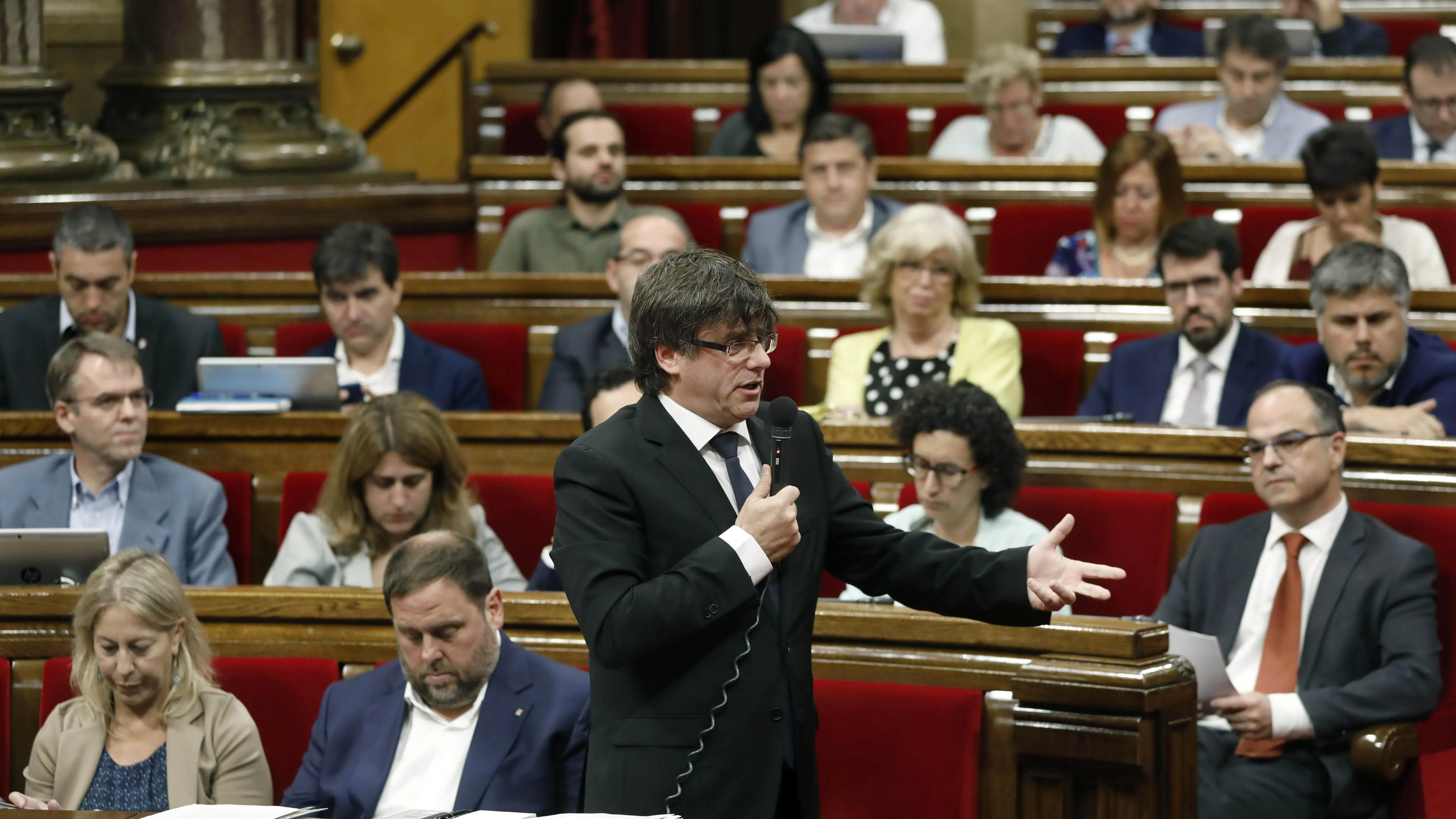Carles Puigdemont en el Parlament Carles Puigdemont en el Parlament