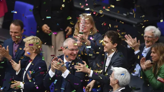 Diputados de Los Verdes celebran la legalización del matrimonio homosexual Diputados de Los Verdes celebran la legalización del matrimonio homosexual