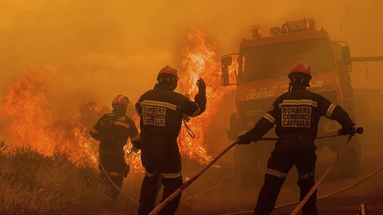 El incendio de Sierra Calderona ya ha quemado más de 350 hectáreas El incendio de Sierra Calderona ya ha quemado más de 350 hectáreas