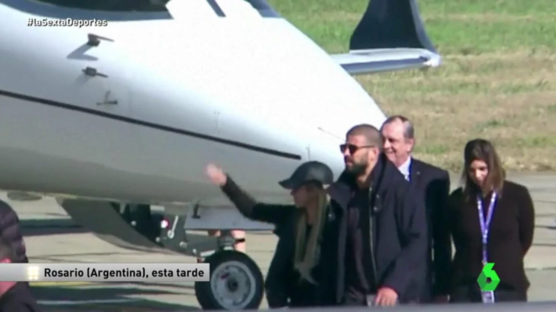 Shakira y Piqué a su llegada a Argentina