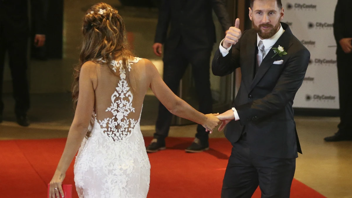 Messi hace el gesto de O.K. a la cámara Messi hace el gesto de O.K. a la cámara