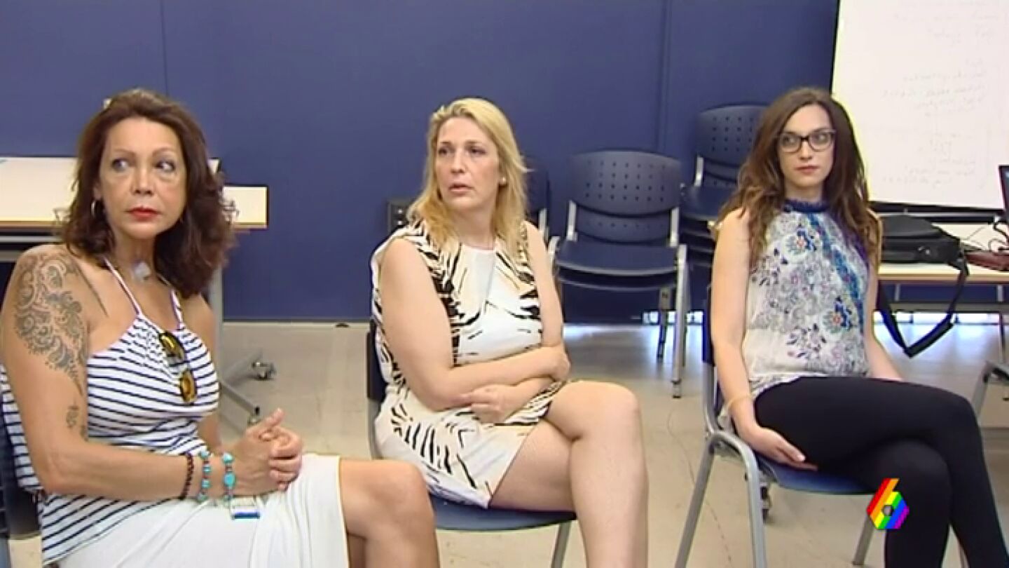 Las mujeres trans denuncian que la Sanidad P&uacute;blica las "abandona" tras la operaci&oacute;n