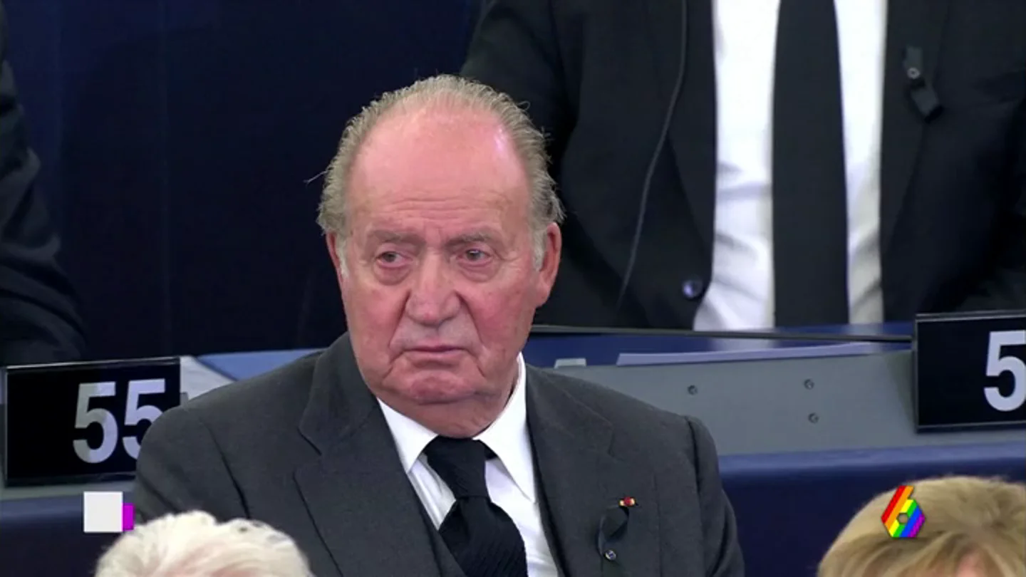 El rey Juan Carlos reaparece en el homenaje a Kohl tras su ausencia en el aniversario de las elecciones El rey Juan Carlos reaparece en el homenaje a Kohl tras su ausencia en el aniversario de las elecciones