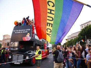 Las carrozas del Orgullo desfilan por Madrid Las carrozas del Orgullo desfilan por Madrid